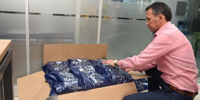 Karesi ‘Den Ardahan Ve Iğdır’a Bayramlık Kıyafet