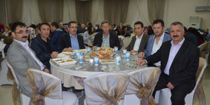 Bozüyük Ertuğrulgazi Derneği’nden İftar Yemeği