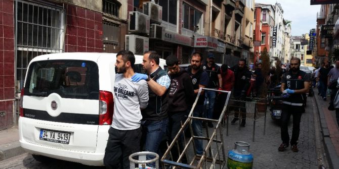 Polis’ten Kumkapı’da Nefes Kesen Uyuşturucu Operasyonu: 10 Gözaltı