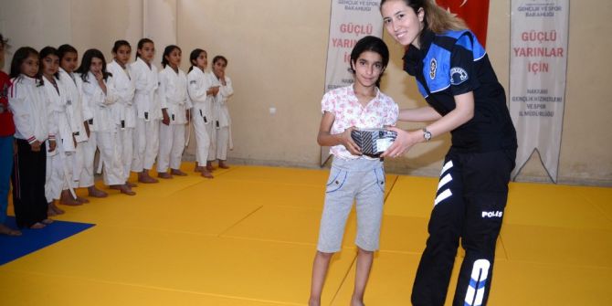 Hakkari Polisi, Judo Takımını Ziyaret Etti