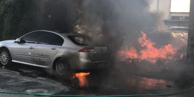 Hurdalık Alanda Çıkan Yangın Otomobili Kül Etti