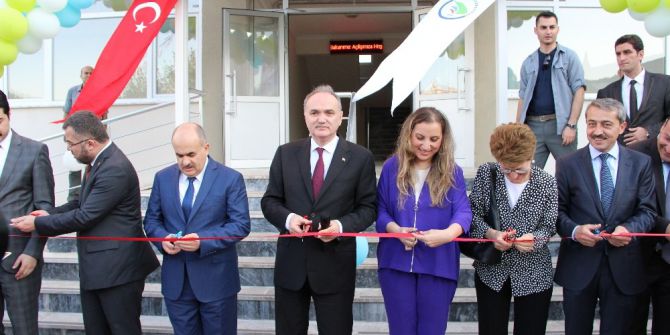 Bakan Özlü, Dr. Engin Pak Cumayeri Myo Binasının Açılışını Yaptı