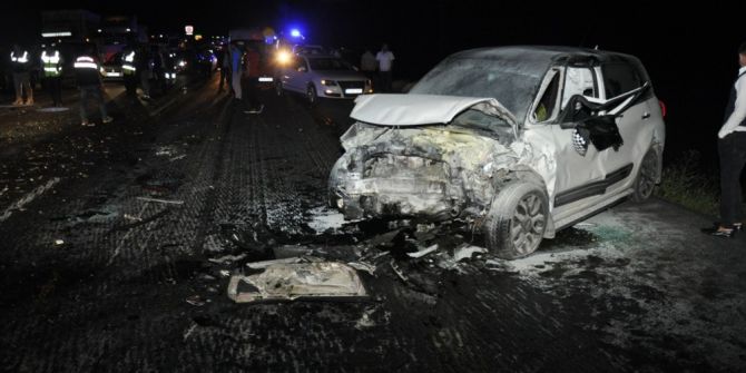 Tatvan’da Trafik Kazası: 3 Ölü 8 Yaralı