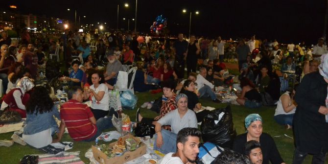 İzmirliler Hoşgörü Sofrasında Bir Araya Geldi