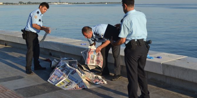 İzmir’de Denizden Erkek Cesedi Çıktı