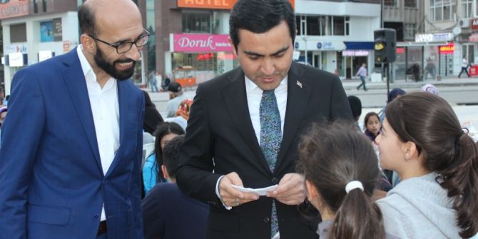 Chp,mhp Ve Ak Parti Belediye’nin Meydan İftarında Bir Araya Geldi