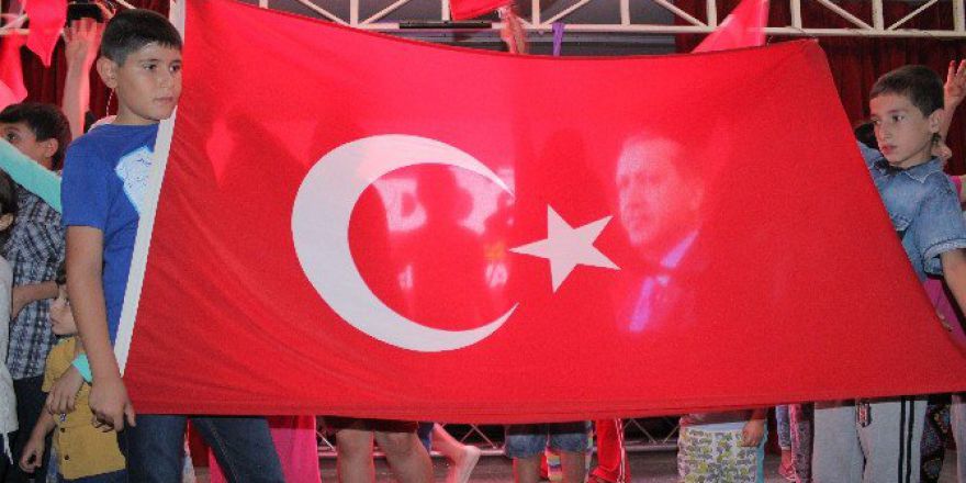 Elazığ’da Demokrasi Nöbeti Devam Ediyor