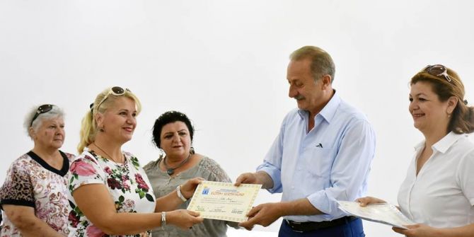 Didim Belediyesinin Kültür Ve Sanat Atölyesi Kursiyeleri Belgelerini Aldı