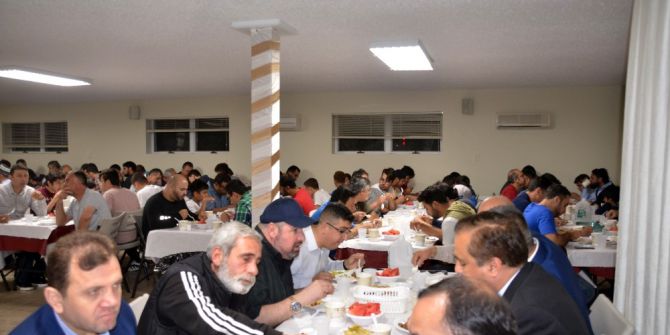 Amerika Türk Toplulukları Birliği Newyork’ta İftar Programı Düzenledi