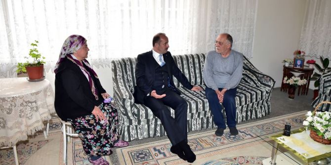 Başkan Akgül’den Hasta Vatandaşa Moral Ziyareti