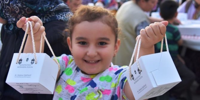 Süleymanpaşa Belediyesi Kadir Gecesi Dolayısıyla Kandil Simidi Dağıttı