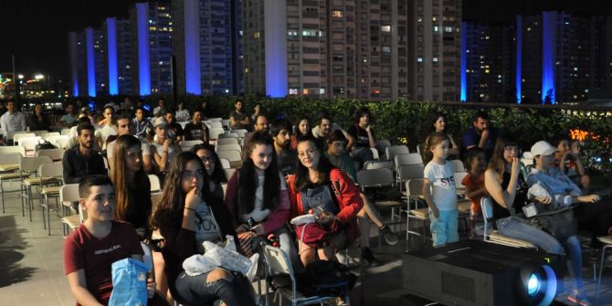 İzmirli İçin Açık Hava Sineması Keyfi Başladı