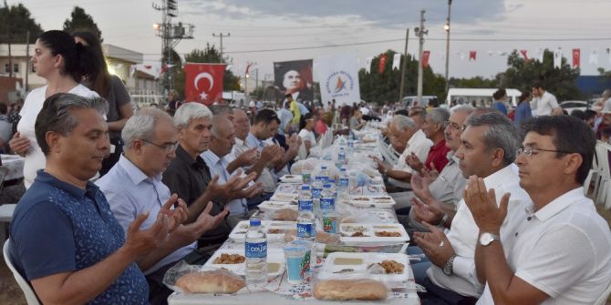 Muratpaşa’dan Mevlitli İftar Yemeği