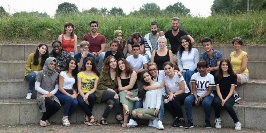 Köylerinden Hiç Çıkmamış Çocuklar Avrupa’yı Gördü