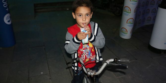 Erzincan’da Kadir Gecesinde Süt Dağıtımı Yapıldı