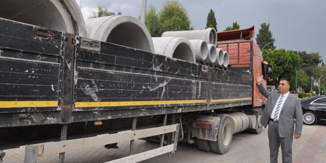 Tarsus’ta Kırsal Mahallelere 500 Bin Liralık Büz Boru Dağıtılıyor