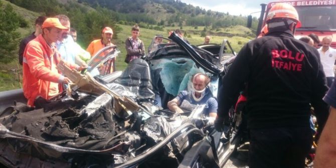 Otomobil Tıra Arkadan Çarptı: 1 Ölü 2 Yaralı