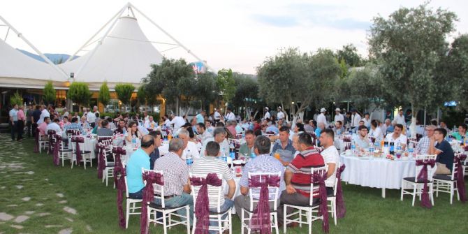 Aydın Ticaret Borsası Üyelerini İftarda Ağırladı