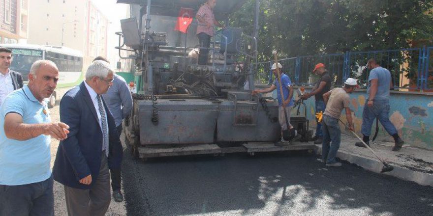 Kars’ta Yol Ve Kaldırım Çalışmaları Hız Kesmeden Devam Ediyor