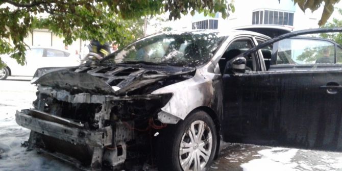 Park Halindeki Otomobil Yandı