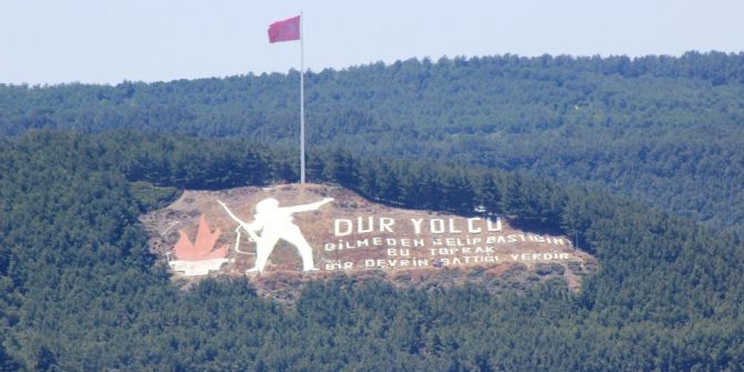 ’Dur Yolcu’ Simgesindeki Türk Bayrağı 13 Metre Daha Yükseltildi