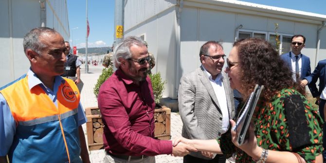 Yabancı Gazeteciler Afad Kahramanmaraş Barınma Merkezi’ni Ziyaret Etti