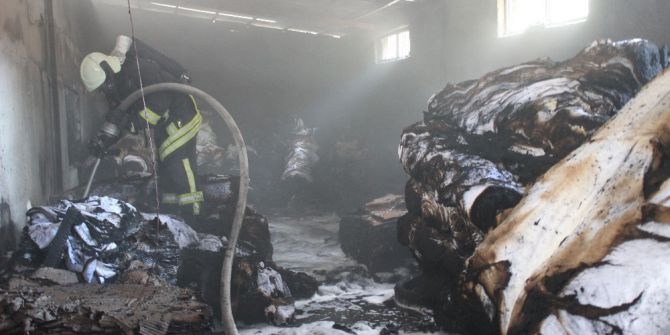 Tekstil Deposunda Yangın