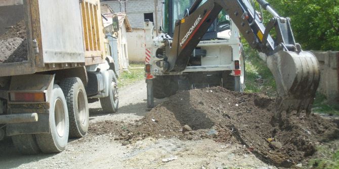 Özalp Belediyesinden Temizlik Çalışması