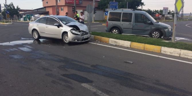 Hayrabolu’da Maddi Hasarlı Kaza