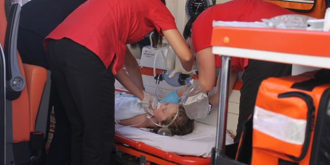 6 Yaşındaki Rus Çocuk Havuzda Ölümden Döndü