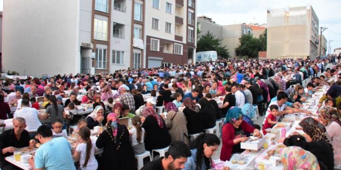 2 Bin Süleymanpaşalı Oruçlarını Birlikte Açmanın Mutluluğunu Yaşadı