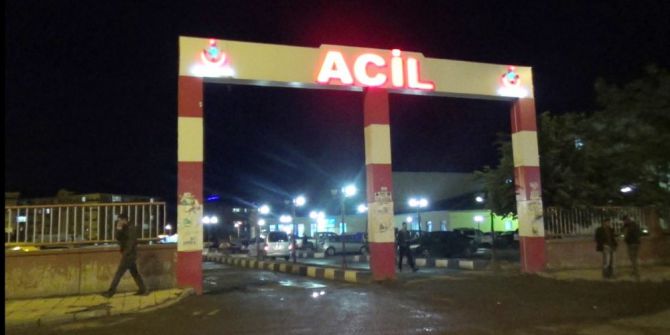 İki Aile Arasında Bıçaklı Sopalı Kavga: 12 Yaralı