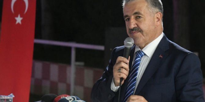 Bakan Arslan, Ulaştırma Bakanlığı Personeliyle İftarda Bir Araya Geldi