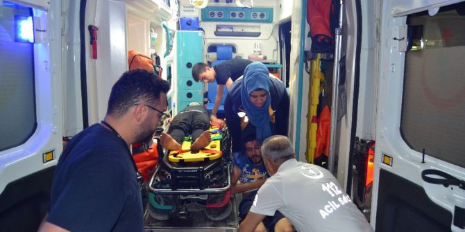 Kozan’da Trafik Kazası: 3 Yaralı