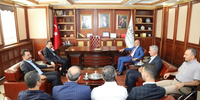 Vali Çataklı’dan Başkan Kara’ya Veda Ziyareti