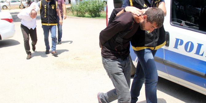 Kamyonetini Uzaktan Kumandayla Açan Sürücünün Cep Telefonunu Çaldı