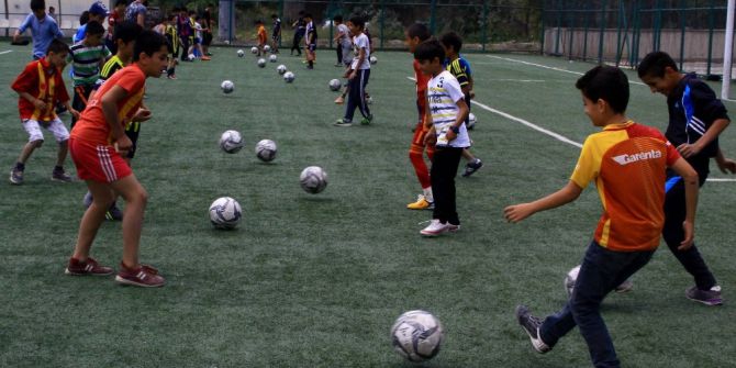 Hakkari’de Okul Bahçeleri Spor Salonuna Dönüştü