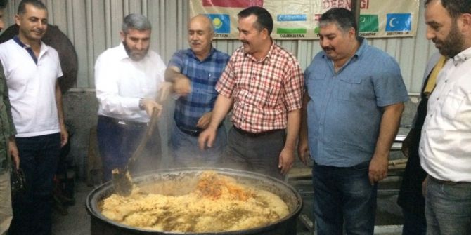 Askon Üyeleri Türkistanlılar Derneği’nin İftarına Katıldı