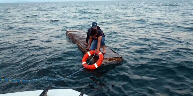 Van Gölünde Mahsur Kalan Kardeşleri Jandarma Kurtardı