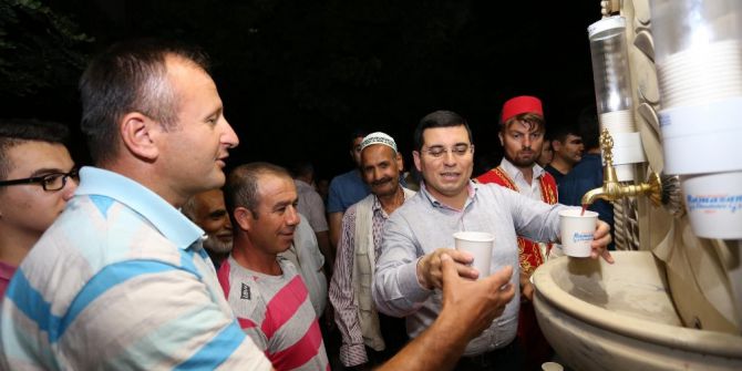 Kepez’den 33 Bin Kişiye Şerbet İkramı