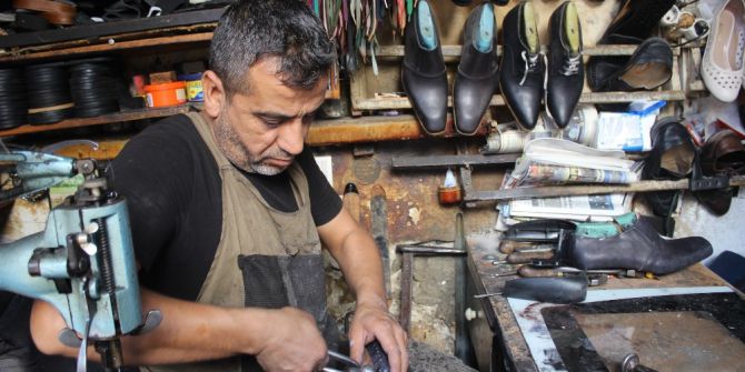 Ayakkabı Tamir Ustası Teknolojiye Dayanmaya Çalışıyor