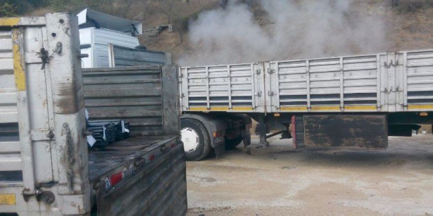 Tır’lara Sıcak Yüklenen Demirler Az Kalsın Faciaya Yol Açıyordu