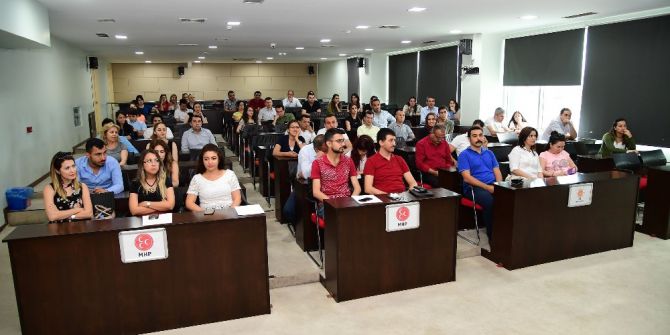 Adana Büyükşehir’den Sosyal Medya Gönüllülerine Eğitim