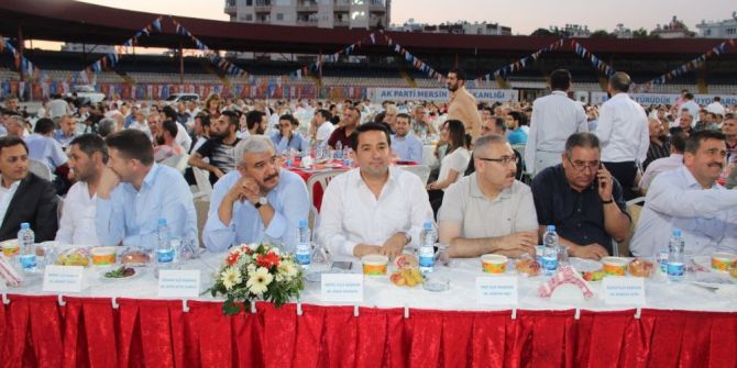 Ak Parti Mezitli’den Vefa İftarına Yoğun Katılım