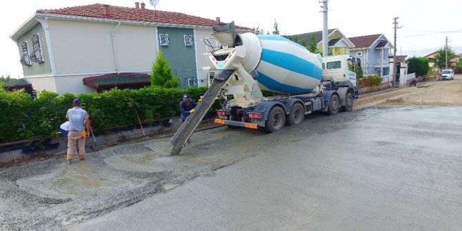 Cadde Ve Sokaklara Düzenleme Çalışması Sürüyor