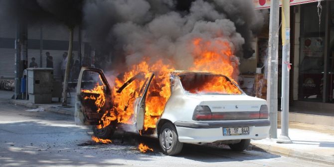 Lpg’li Otomobil Alev Topuna Döndü