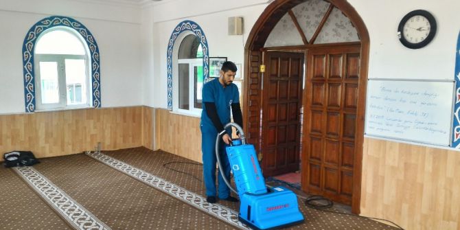 Yunusemre’de İbadethaneler Bayrama Hazır