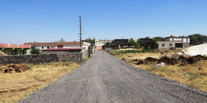 Bağlar Belediyesi Bir Mahallenin Daha Yolunu Yaptı
