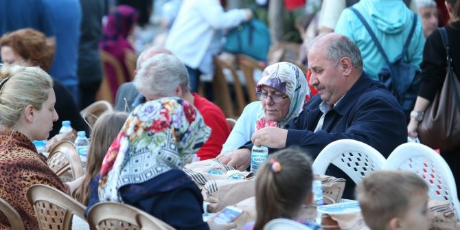Sultangazi Belediyesi’nden Edirne’de İftar Sofraları