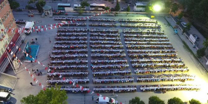 Pamukkale Belediyesi’nden Deliktaş’ta 2 Bin Kişilik İftar Sofrası